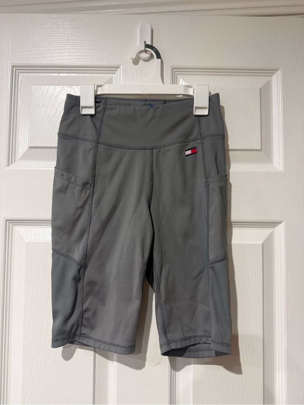 Tommy Hilfiger Gray Women's Bike Shorts with Side Pockets size XS